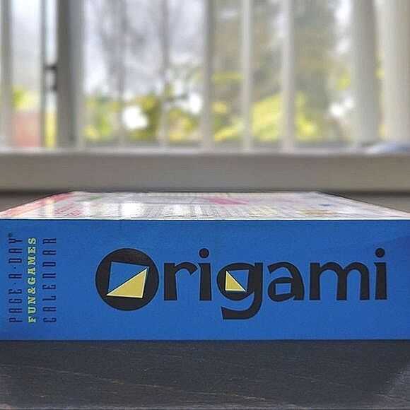 NWT Origami page-a-day 2012 calendar - Picture 9 of 11